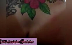 Branquinha esculachada por vários negros