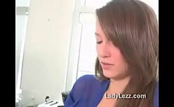 Lésbicas tetudas perfeitas se masturbando