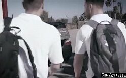 Nerd amadora chupando e dando a bucetinha